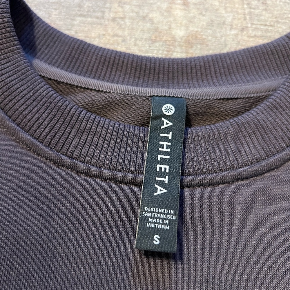 NWT Women’s Athleta Sweatshirt - Small - Picture 3 of 6